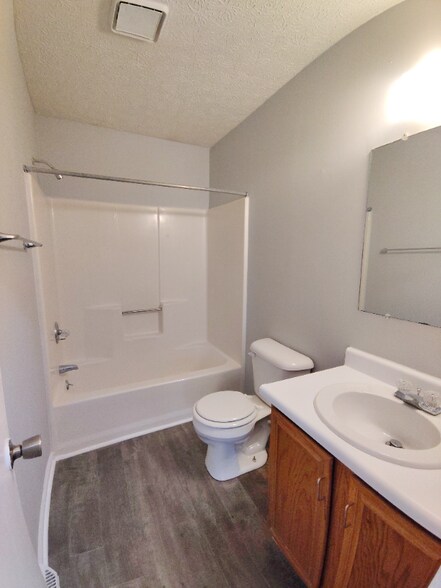 Building Photo - 27 Duiguid Dr