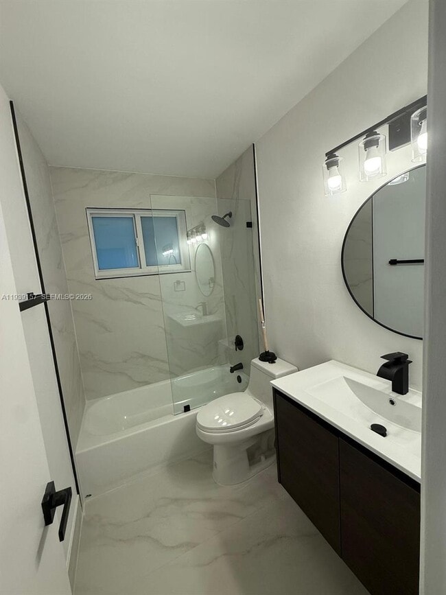 Building Photo - 5023 SW 93rd Ave