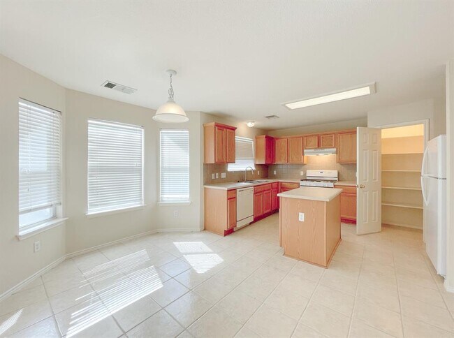 Building Photo - 11313 Los Comancheros Rd