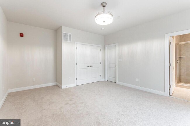 Building Photo - 236 Charles Ellis Dr