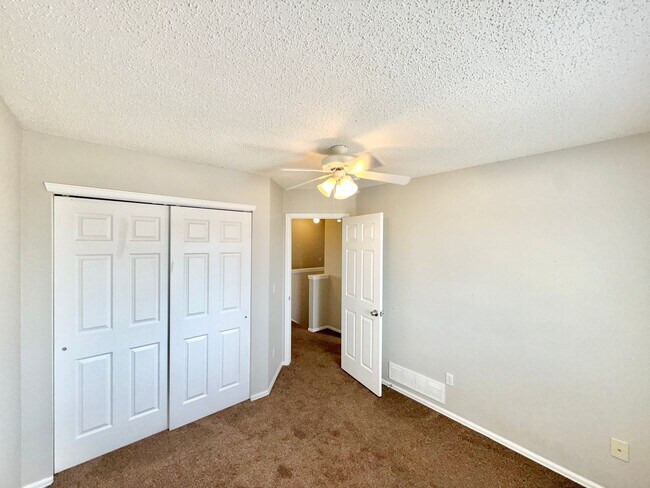 Building Photo - 4899 Saddle Ridge Dr