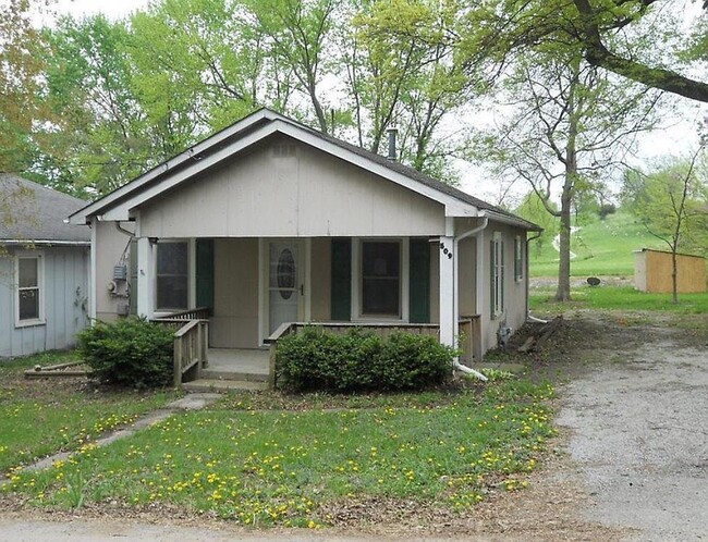 Building Photo - 509 Darneal Ave