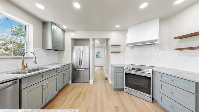 Building Photo - 1005 45th St W