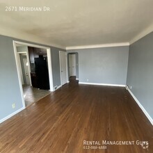 Building Photo - Large 3 Bedroom in Robbinsdale!