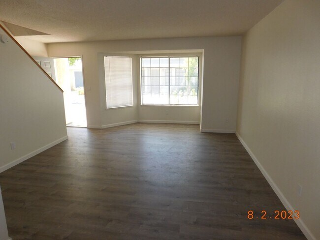 Building Photo - PER633