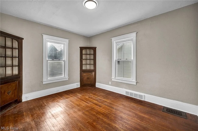 Building Photo - 651 E 115th St