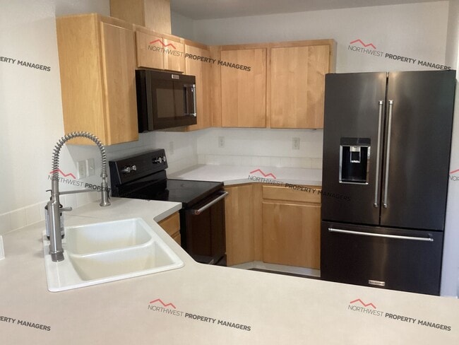 Building Photo - STATUS: AVAILABLE | R256 | $2500