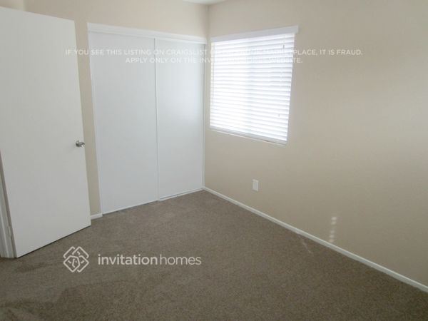 Building Photo - 44743 Johnston Dr