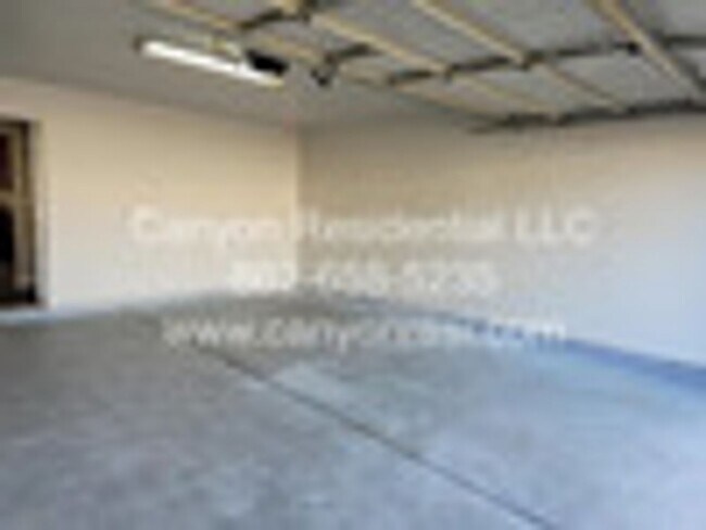 Building Photo - 103 Dormont Dr NE