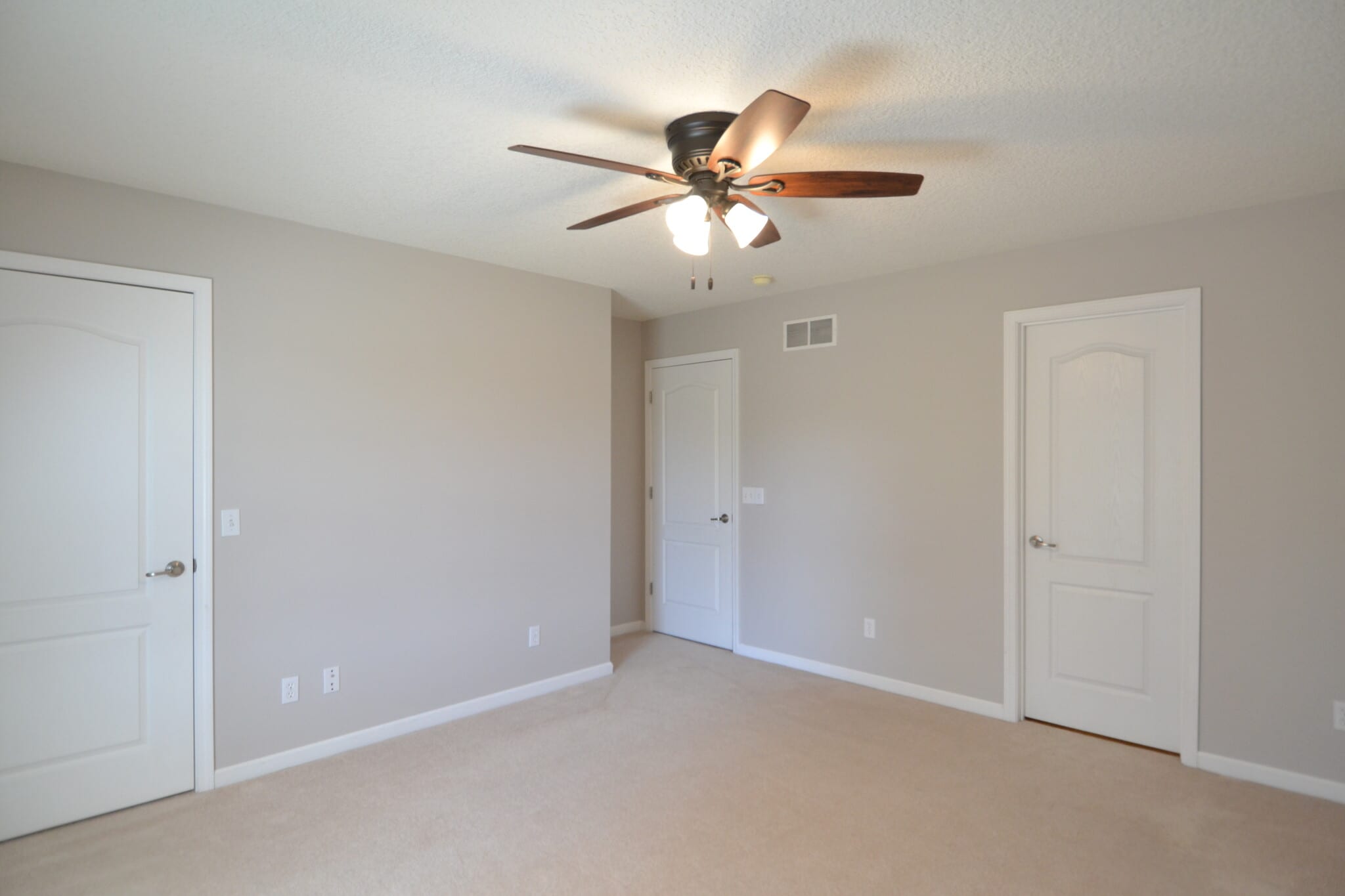 Building Photo - 1900 Salter Pl