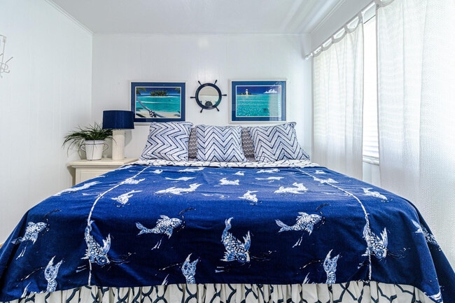 Building Photo - 1300 SE 7th Ct