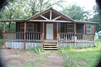 Building Photo - 148 E Golden Oaks Dr