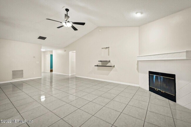 Building Photo - 12635 Chapeltown Cir E