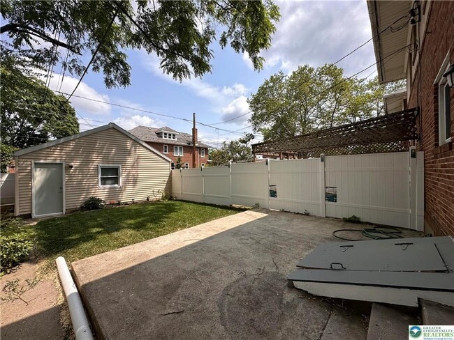 Building Photo - 2309 W Allen St