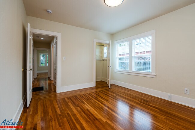 Building Photo - 768 Calderon Ave