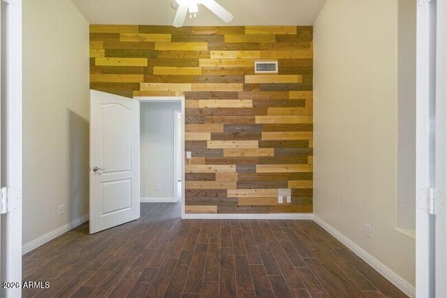 Building Photo - 10213 W Daley Ln