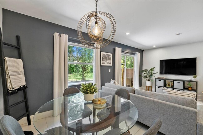 Building Photo - 6960 Mill Brook Pl