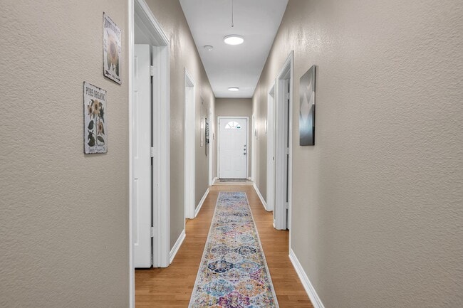 Building Photo - 1425 James Ave