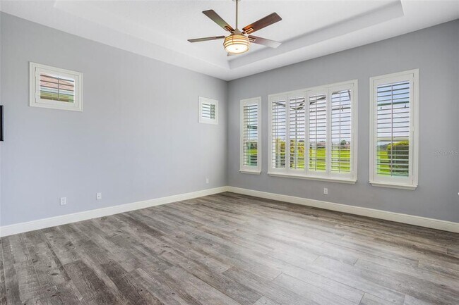 Building Photo - 290 Silver Maple Rd