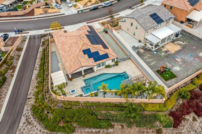 Building Photo - 32847 Bachelor Peak St