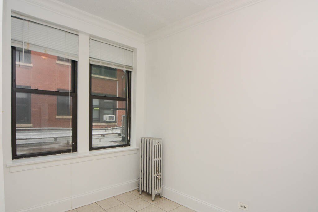 Building Photo - 2737 N Spaulding Ave