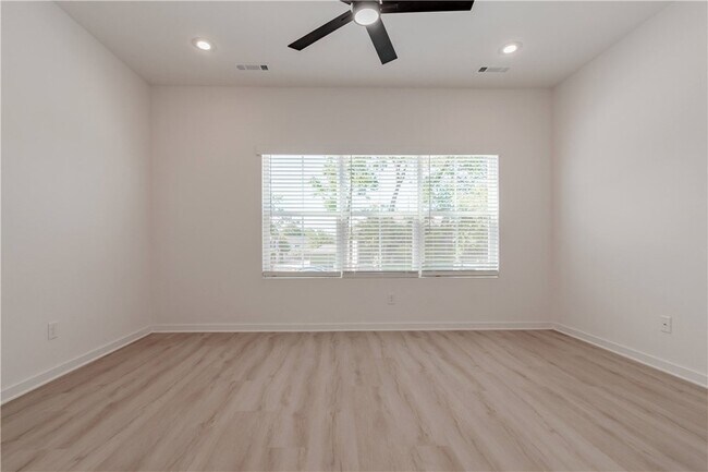 Building Photo - 1664 N Leverett Ave