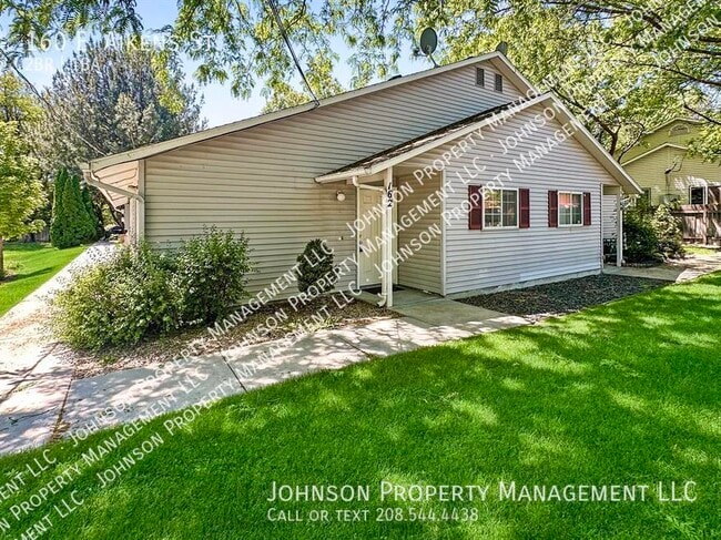 Primary Photo - Apartment in Prime Downtown Eagle Location...