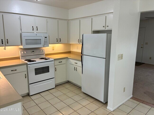 Building Photo - 4831 W Juniper Ave