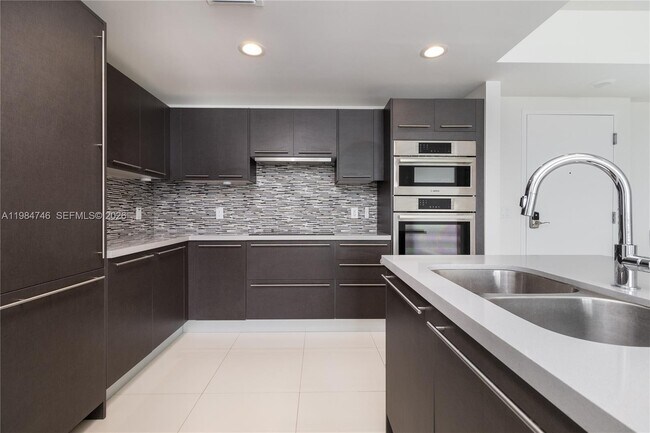 Building Photo - 7661 NW 107th Ave