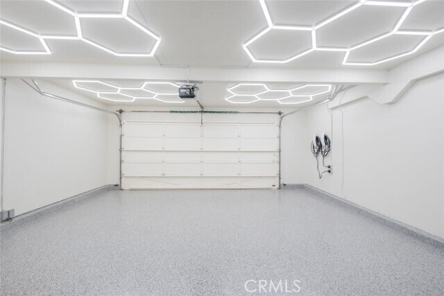 Building Photo - 2052 Chenault Pl