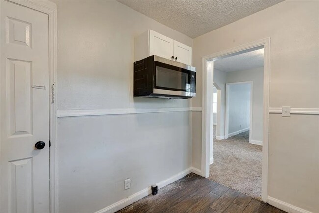 Building Photo - 510 N Germantown Rd