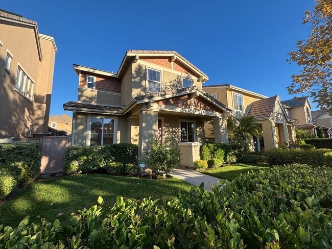 Primary Photo - Beautiful 3-Bedroom Home with Loft and Ful...