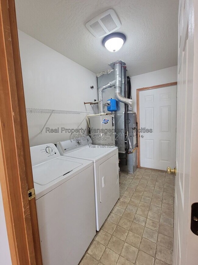 Building Photo - 7808 Rush Creek Dr