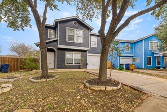 Building Photo - Don't Miss Out On This Spacious 3bd/2bath Home!