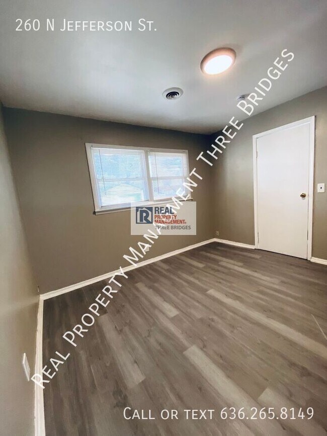 Building Photo - 260 N Jefferson St