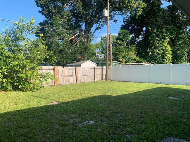 Building Photo - Charming Home In Gulfports Marina District