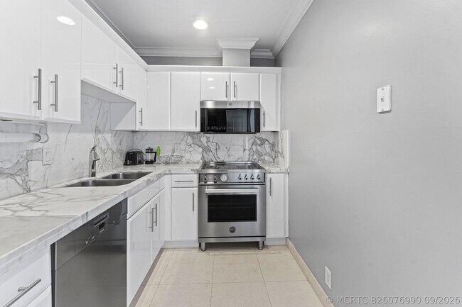 Building Photo - 2275 S Ocean Blvd