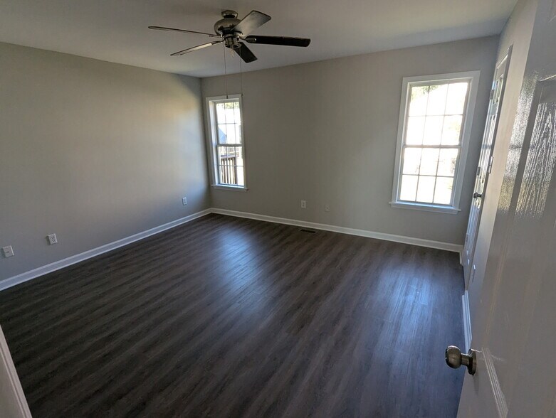 Building Photo - 417 Flagg Rd
