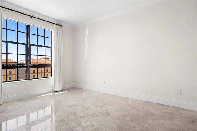 Building Photo - 801 S Olive Ave