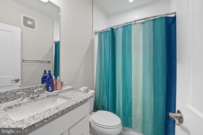 Building Photo - 707 Thomas Ln