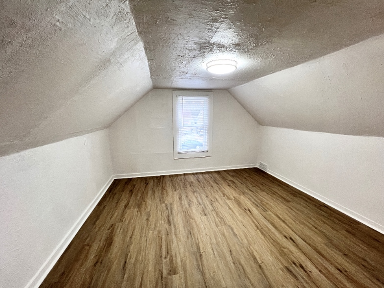 Building Photo - 3323 Halsted St