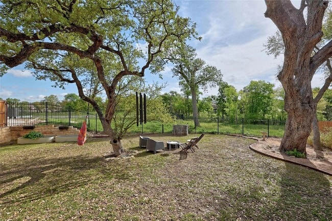 Building Photo - 456 Red Matador Ln