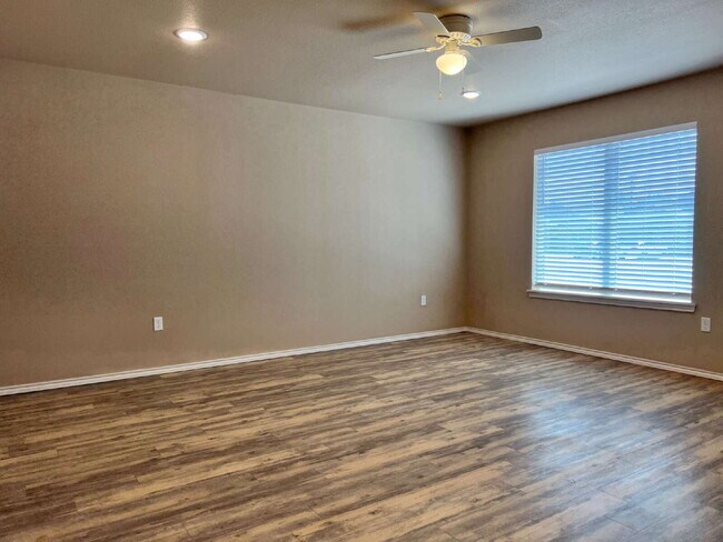 Building Photo - Recently Built Home in Rapidly Expanding West Lubbock!
