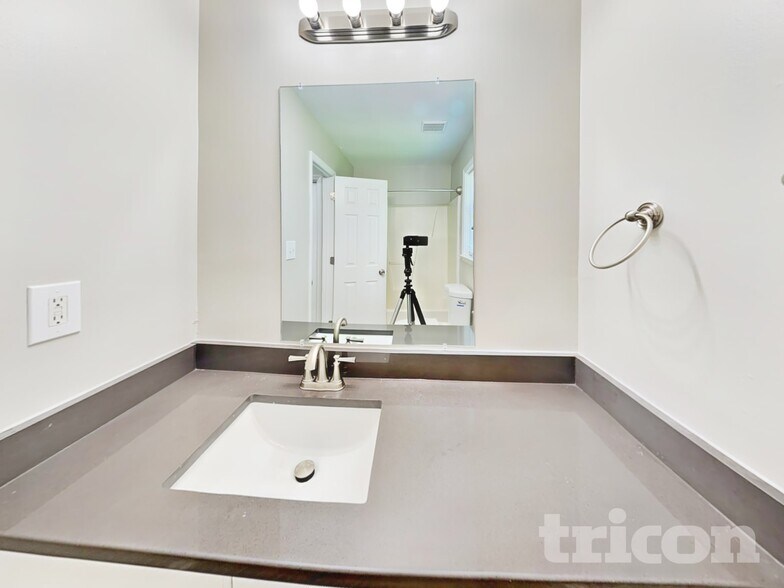 Building Photo - 4041 Mackinac Island Ln