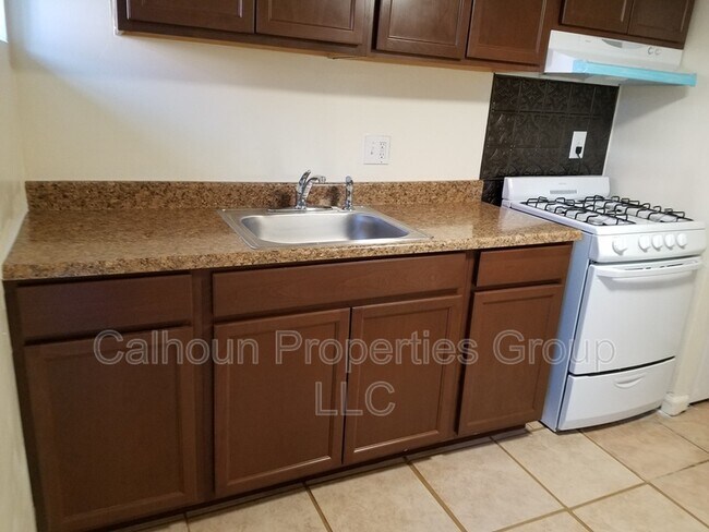 Building Photo - 725 Fairmont St NW