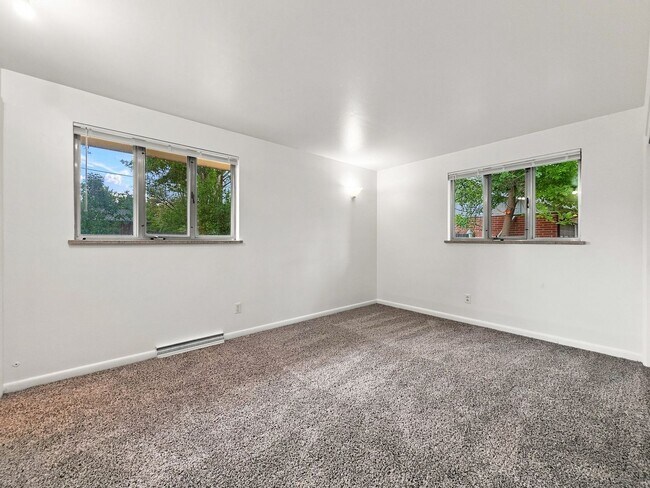 Building Photo - Large Arvada house with yard