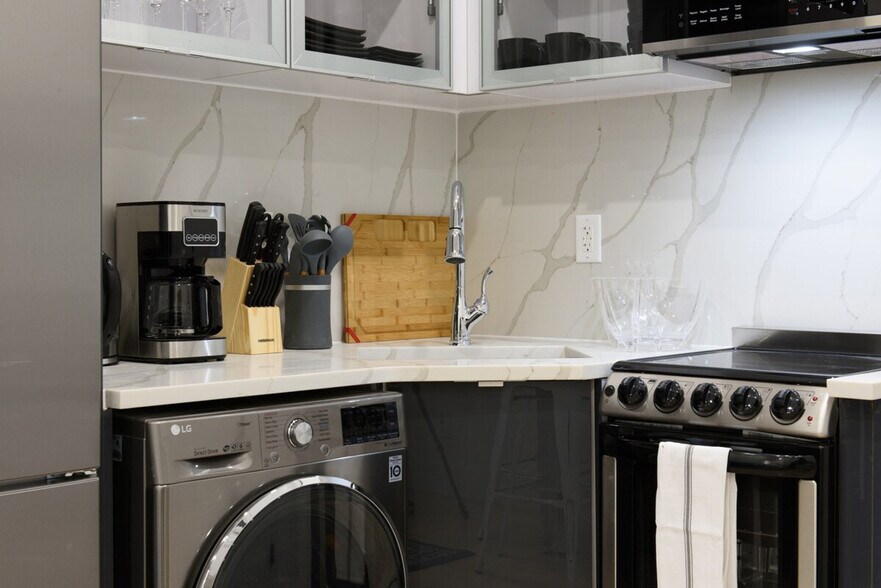 Building Photo - 315 E 78th St