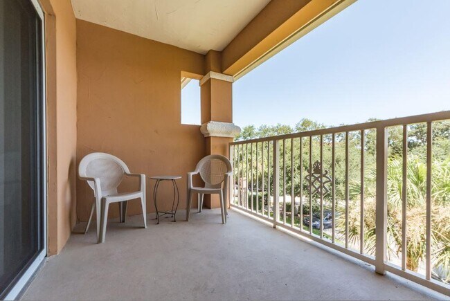 Building Photo - 5080 Fairways Cir
