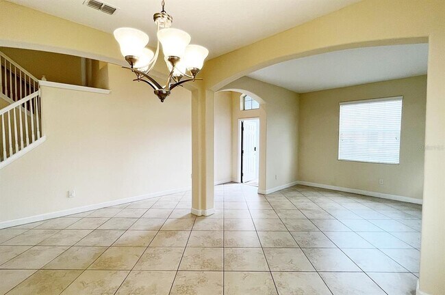 Building Photo - 1604 Thetford Cir