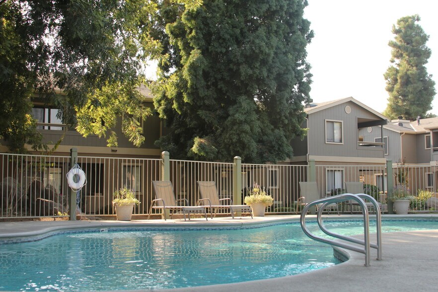Palm Lakes Apartments 4083 N Peach Ave Fresno CA 93727 Apartment Finder